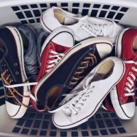 Dlaczego pranie butów w pralce jest ryzykowne?